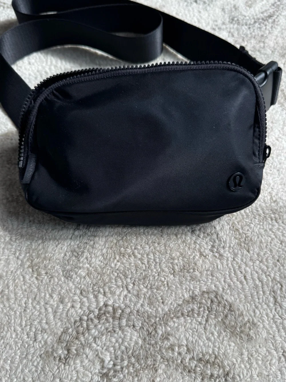 Lululemon Every Where Belt Bag In Black - Picture 4 of 14